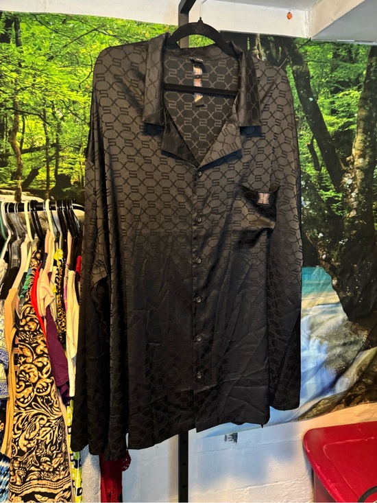 Fenty Beauty Other - Fenty XL Men's Black Patterned Button-Up Shirt